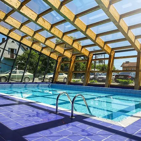 Resort Centrum Szkoleniowo-rekreacyjne Park Poniwiec 3*